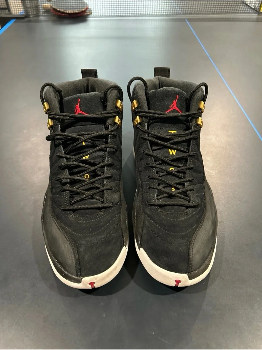 Nike Jordan 12 Reverse Taxi Cab Men's Shoes Size 11 Sneakers